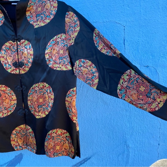 Vintage black silk blouse with asian designs frog buttons, Jade brand, Medium - Picture 4 of 11